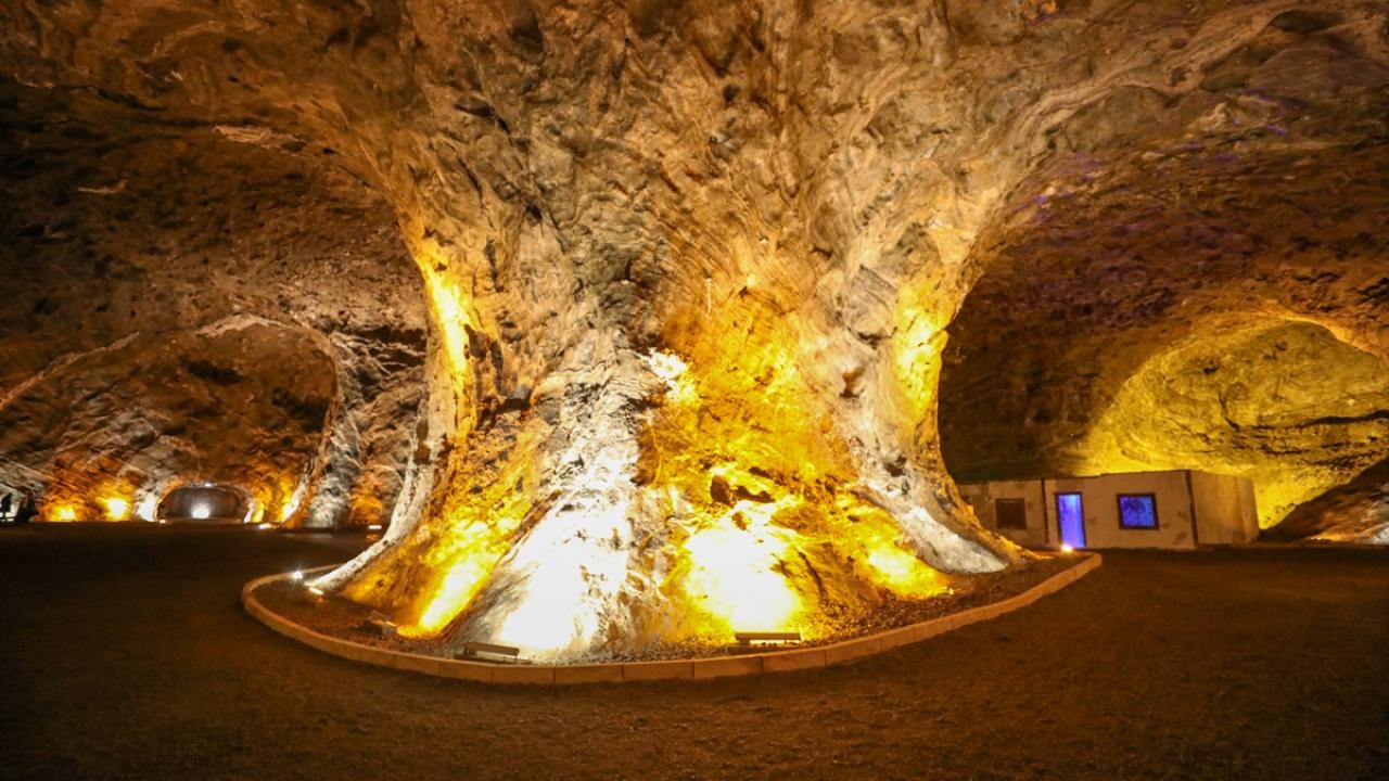 Şifa Kaynağı Tuzluca Kaya Tuz Mağarası