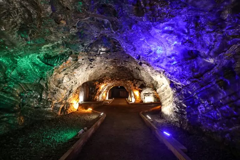 Şifa Kaynağı Tuzluca Kaya Tuz Mağarası